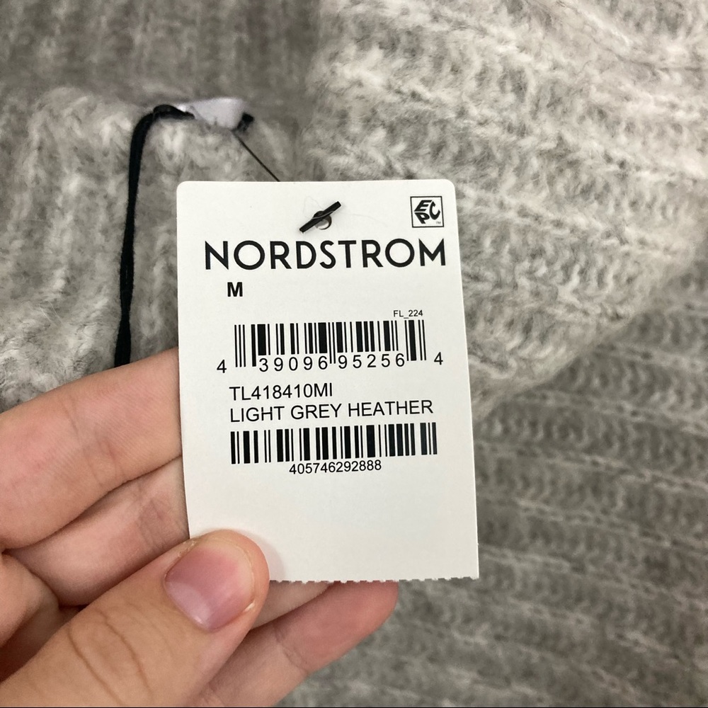 Leith Nordstrom NEW Womens Size Medium Gray Soft Turtleneck Sweater NWT - Picture 5 of 7